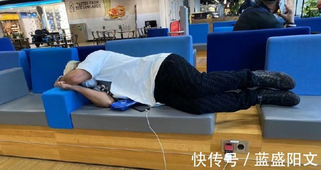 世预赛|洛国富滞留机场真相揭晓,足协一直在努力,记者谈不上不尊重!
