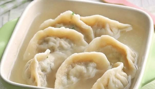  白菜做馅时，调馅前“多做一步”，饺子不出水更好包，鲜香多汁