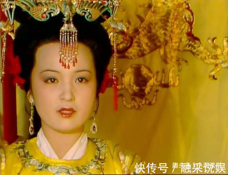 贾政@红楼梦贾元春是被谁扶上贵妃之位的是甄家二姑娘起了作用吗