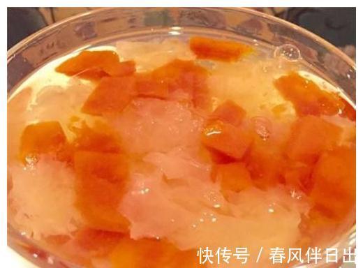 木瓜银耳羹 它是“护肤大王”,隔几天吃一次,皮肤白皙紧致,显年轻!