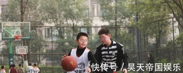 吸收率|多家儿科医师呼吁,停止食用“1黑2黄”,否则孩子日后恐“侏儒”