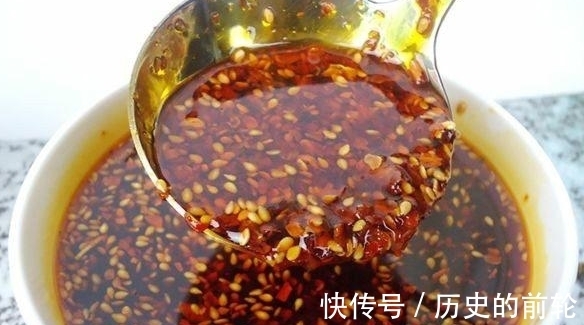 韭菜馅儿|包韭菜馅饺子，牢记“2放3不放”，韭菜翠绿不出水，鲜香又美味！