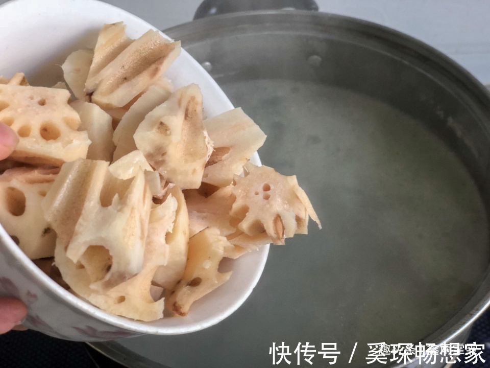 秋天就要喝这汤，润肺降火，口味醇厚，全靠这两招，又浓又香