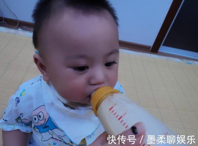 父母|吃一次相当于吃1个塑料袋,医生许多父母还纵容娃吃,无知!