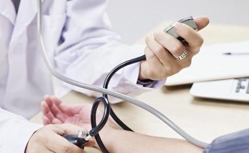 高血压|“高血压”8大谎言,正在“偷走”你的健康,你还在坚持几个?