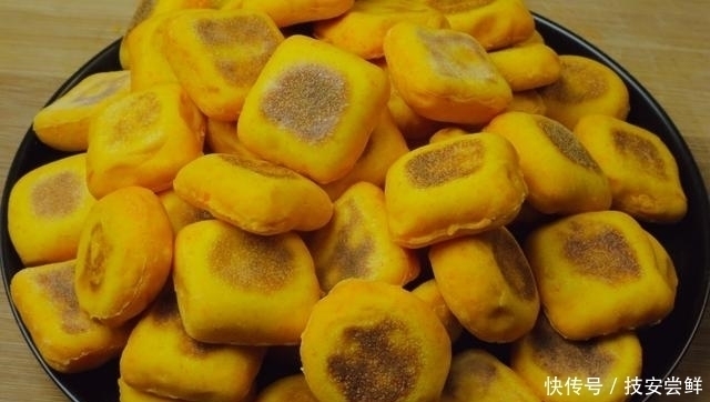 做法|家里小孩不爱吃胡萝卜,把它换个做法,出锅孩子抢着吃,解馋