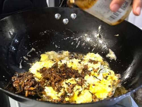 美食优选：这道菜吃出了外婆家的味道，开胃下饭，2碗米饭都不够吃