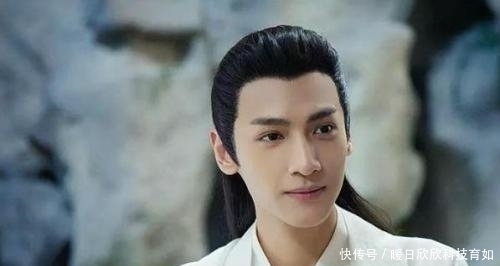 才子出上联“两个荷包蛋”,下联不会对,最后被老板一句话点醒