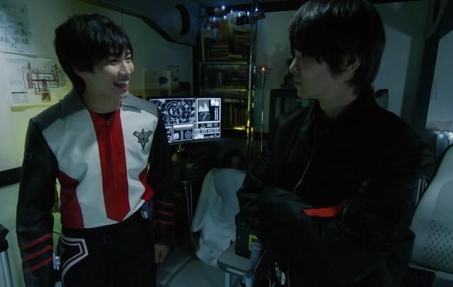 黑暗特利迦|特利迦奥特曼官方补完设定 剑悟转生论 伊格尼斯拿走试做版神光棒