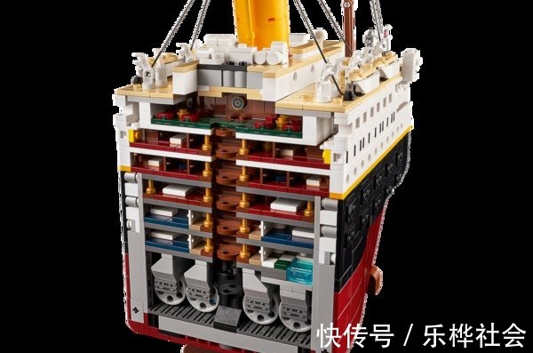 乐高积木|史上最长套装!乐高正式发布10294泰坦尼克号!9090颗粒售价5499元!