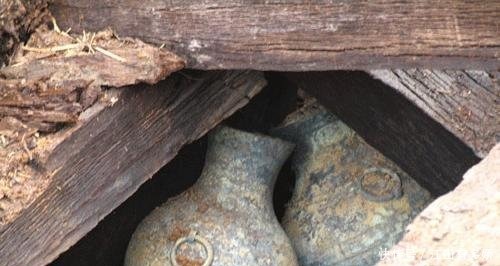 考古|考古离奇事当考古人员进入墓室后竟然发现了“穿越的古董”!
