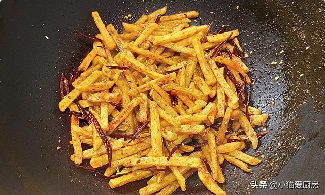 土豆条|饭店里卖几十元的香辣土豆条美食,教你在家自己做,几块钱搞定