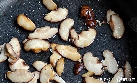 不用|豆腐这样做又鲜又香，只因加了这个调料，连鸡精都不用放