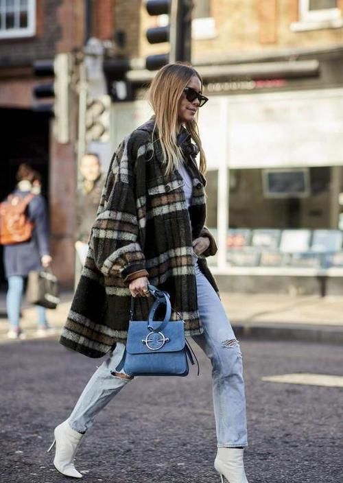 ?想要把“大衣”穿的时尚又高级？还得靠“靴子”，时髦显气场