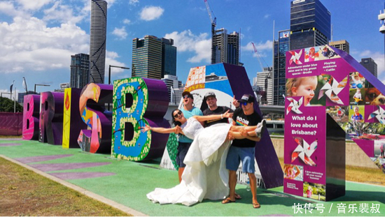 女子|80后女子穿婚纱环球旅行,已去过四大洲,梦想“嫁给世界”