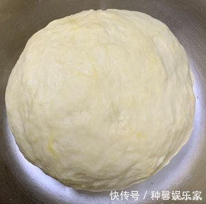 早餐油条别再买了,这种做法简单又好学,炸出来的油条蓬松酥脆