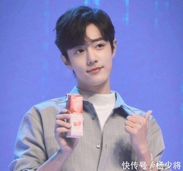 肖战|官媒点名表扬肖战粉丝,发文时间另有深意,官媒太暖心了