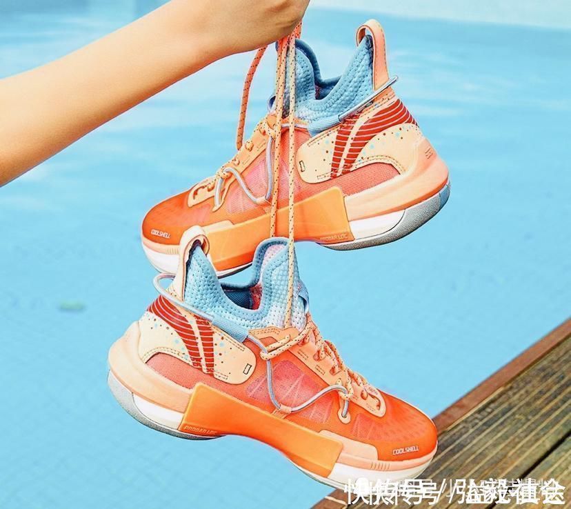 李宁|你以为的闪击6代球鞋只能出街?那你就大错特错了!