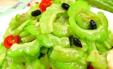 女人40老得快,多吃这3种蔬菜,可润泽皮肤,抗菌消炎,抗衰老