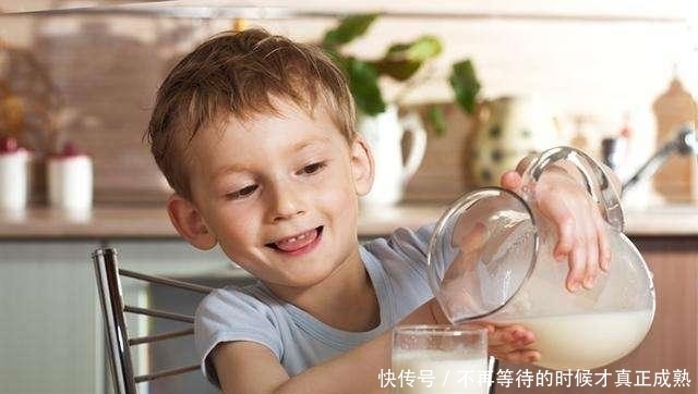 着急给娃补个乳铁蛋白，偏偏卖断货，教你3招保证娃的营养