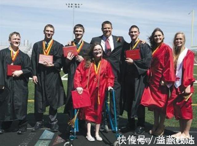 多胞胎|23年过去了,曾经轰动全球的首例七胞胎,如今各个出众让人羡慕