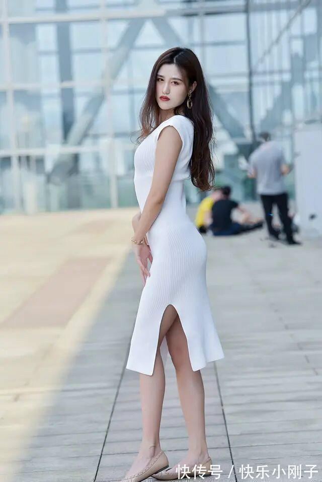 穿搭 舒适服帖的连衣裙穿搭简约不失潮流感,秀出曼妙身姿,清新时尚