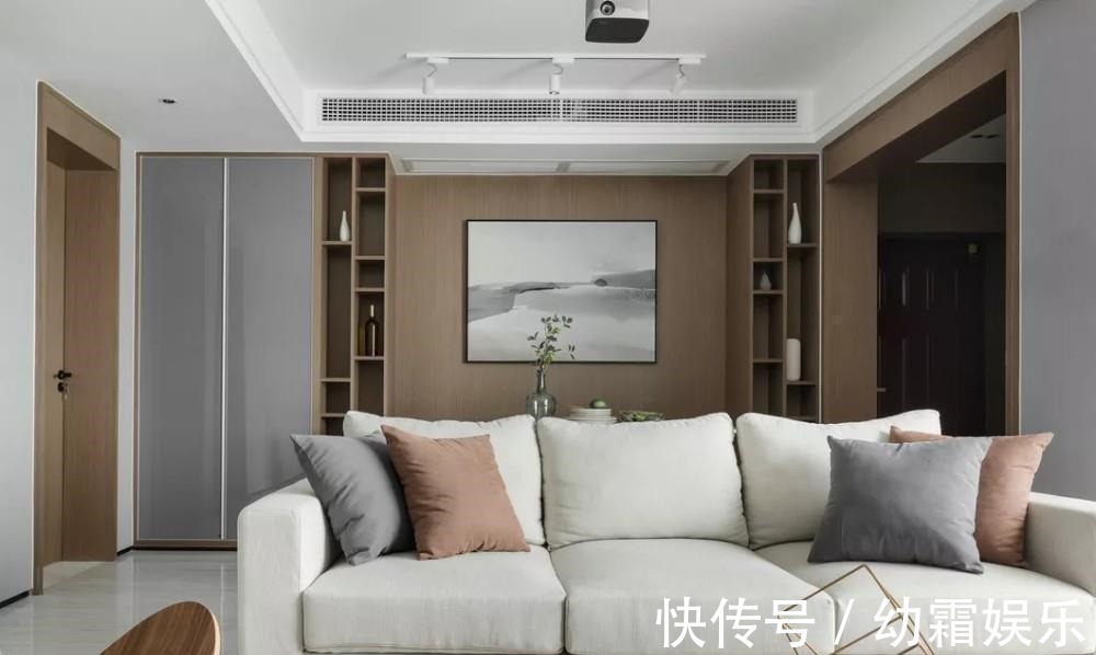 原木色|夫妻的现代简约三居，黑白灰+原木色高雅轻奢，小书房最酷，晒晒