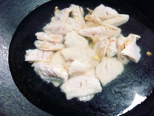 色香味俱全的可乐鸡翅,家人都很喜欢吃又实惠,招待客人倍有面