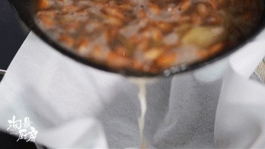 虾头别扔掉！变废为宝就2步，色香味浓金黄诱人