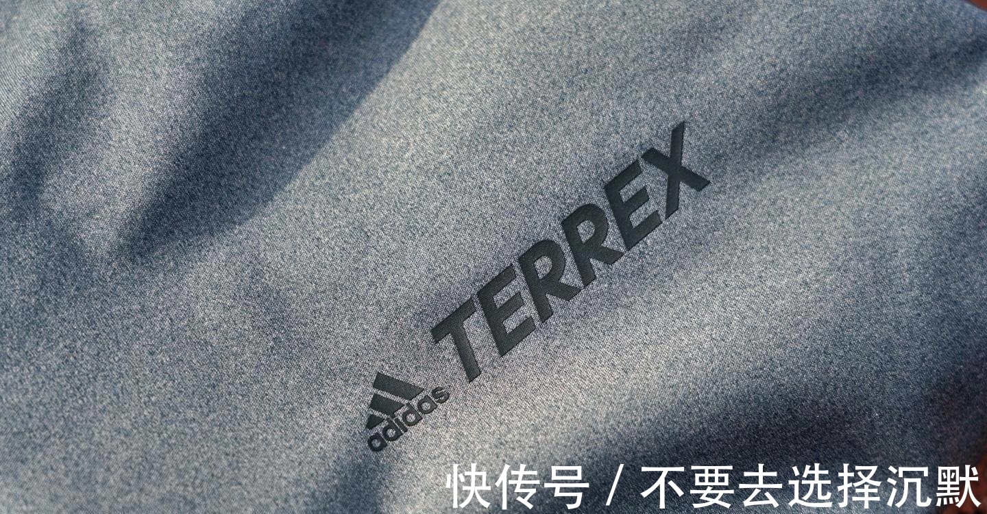 adidas 户外服饰的颜值担当,adidas TERREX连帽夹克外套上手体验