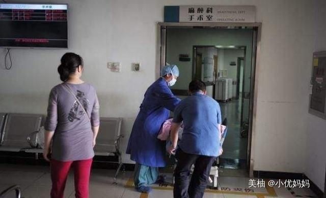 产房|“一群人抱着娃走了”,宝妈生完娃无人领,产房外看清人情冷暖