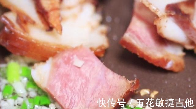 想吃|四步就能完成的腊肉小炒，荤素搭配，营养又解馋，吃了一次还想吃！