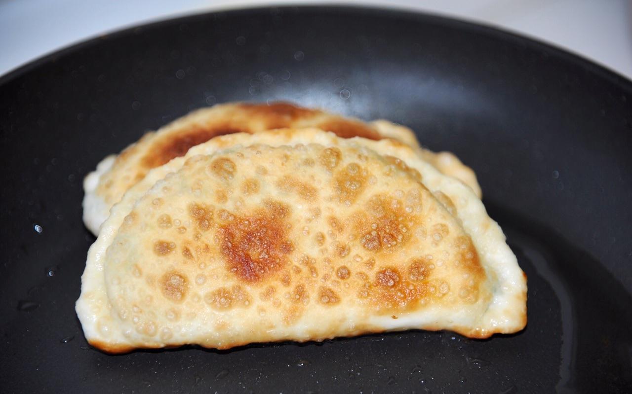 家常韭菜盒子,包皮大馅又软又香,鲜美可口,吃了还想在吃