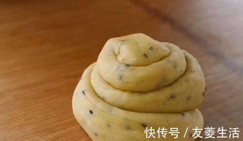 一碗面粉加5个鸡蛋,不蒸馒头,不烙饼,比馒头简单,比馅饼还香