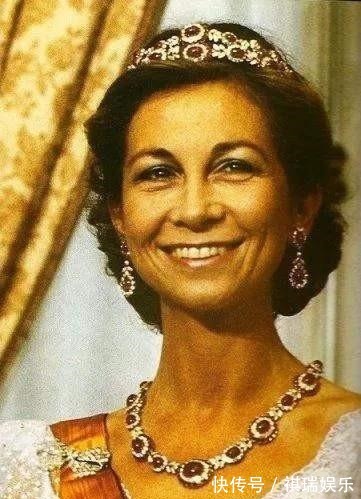 首饰!欧洲皇室红宝石首饰惊艳亮相,虽然历史悠久,却彰显着热烈的奢华!