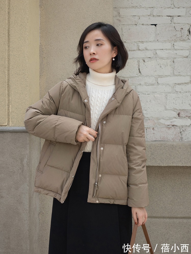 小白鞋|奔三奔四的女人别穿得太薄,试试这些羽绒服混搭,轻松美出新高度