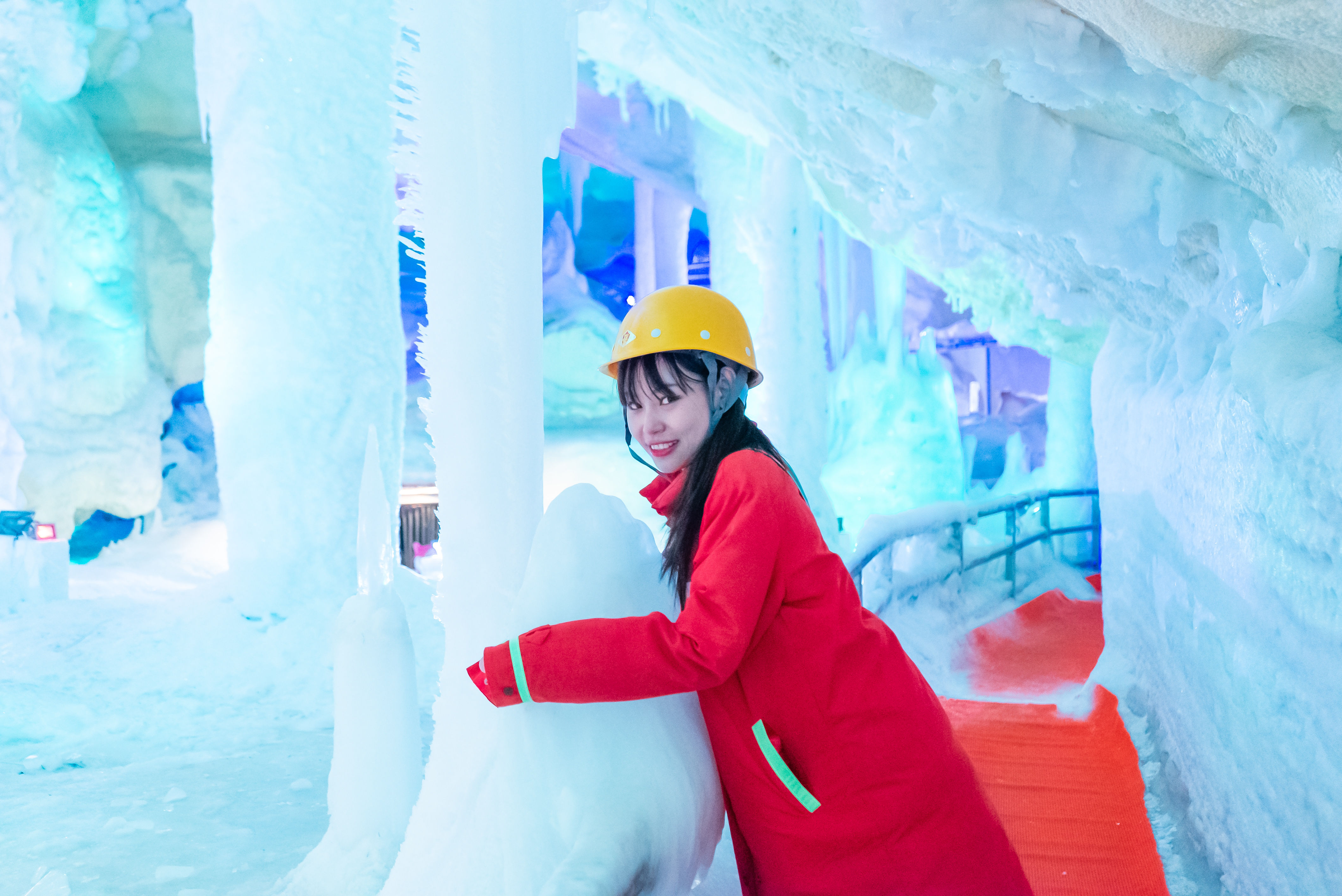 游梦幻绚丽冰雪溶洞，在江南大冰洞找寻冬日的快乐