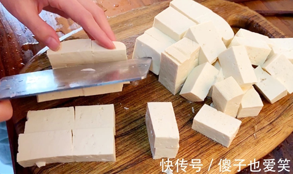 豆腐和此菜是绝配,冬天要常吃,每次炖一锅,好吃到连汤汁都不剩