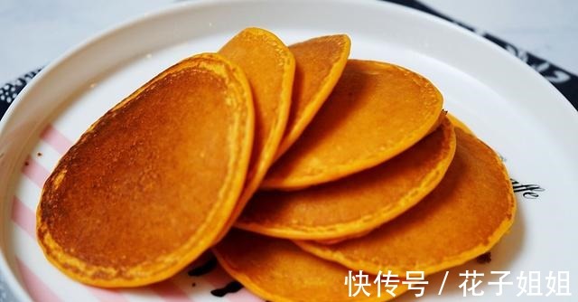 美食|松软香甜的南瓜松饼，护胃补锌，与家人一起分享健康美食吧！