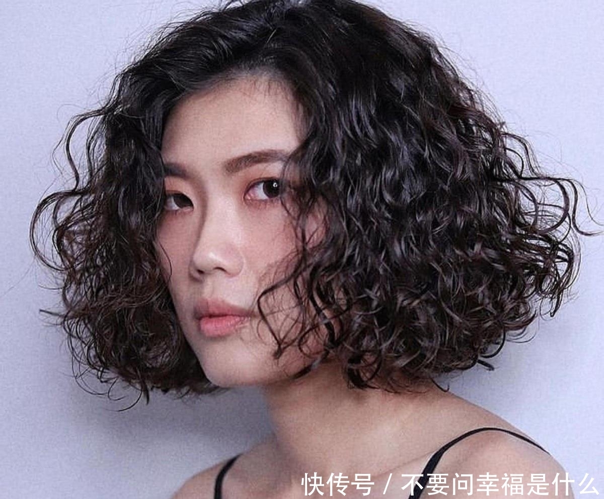 发型|女人50岁以后,剪发型要认准了,最好避开这3款!试试另外3种