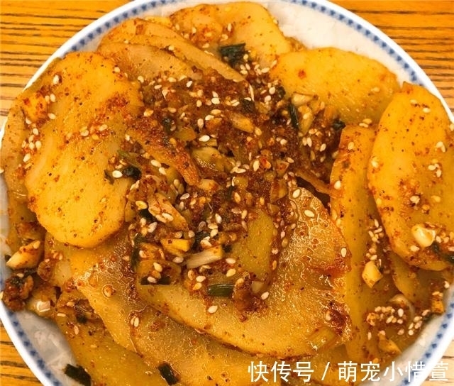 回家|弟弟带准媳妇回家探亲，我特意下厨招待，一桌菜被她嫌弃太寒碜！