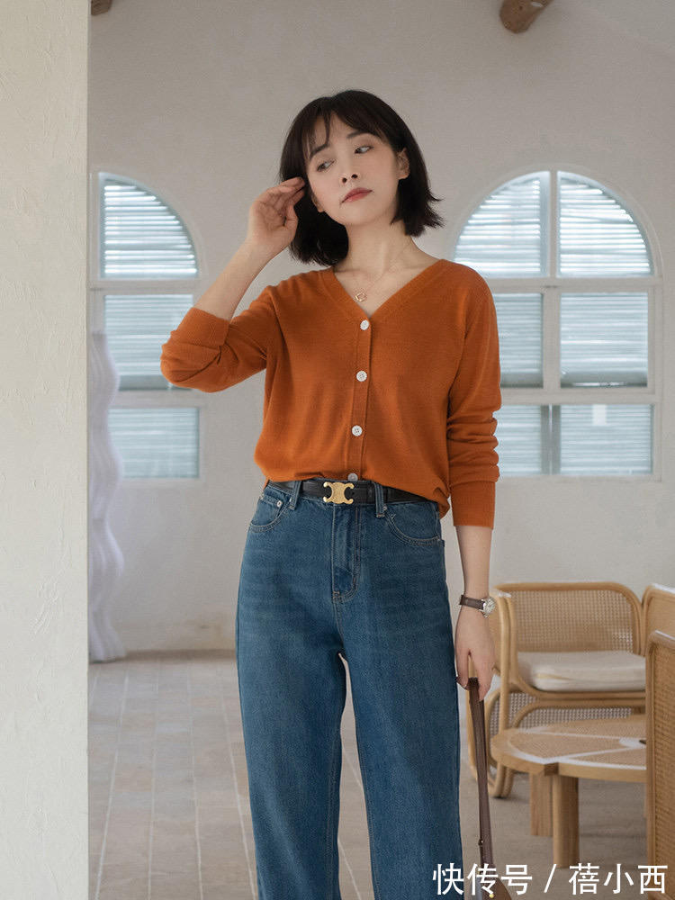 v领|这才是40岁女人衣橱该有的秋季单品,百搭不老气,让你穿出好气质