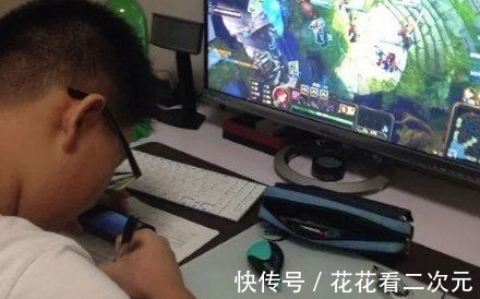 |幽默笑话:前几天心血来潮,对着镜子好好地端详自己……