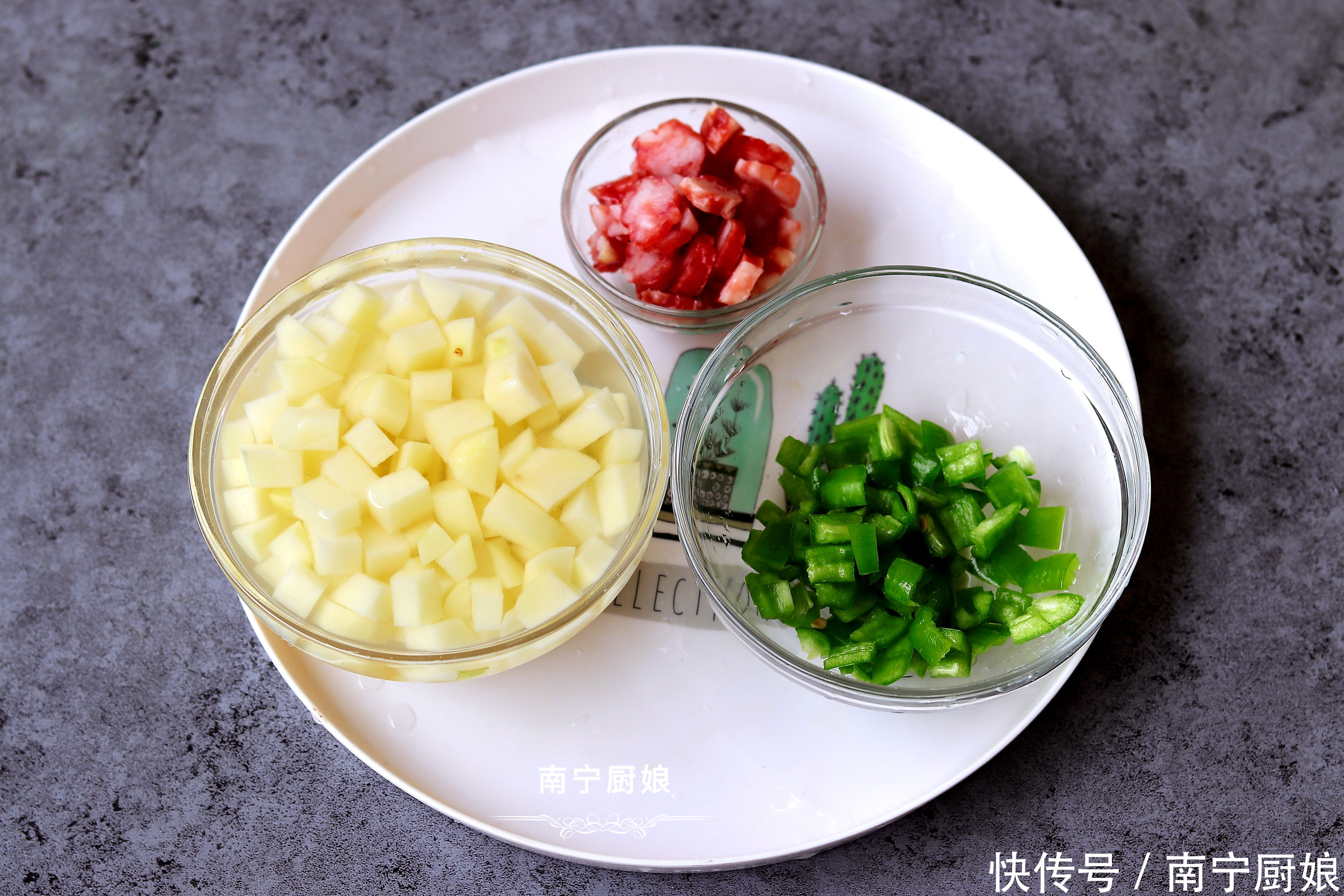 腊味炒饭我只服这做法，做法简单又美味，我家一周连吃7次不嫌腻