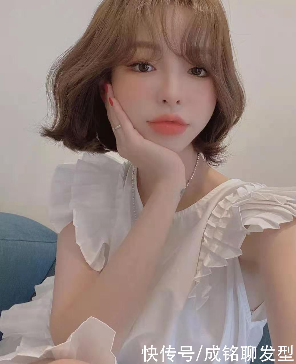 短发|别再剪内扣了,今年流行墨鱼头、小翘尾和直短发,甜美可爱显脸小