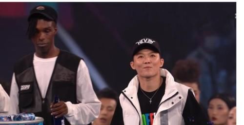 队长|街舞4：张艺兴街道国外舞者多，导演称随机分配，网友评论很真实