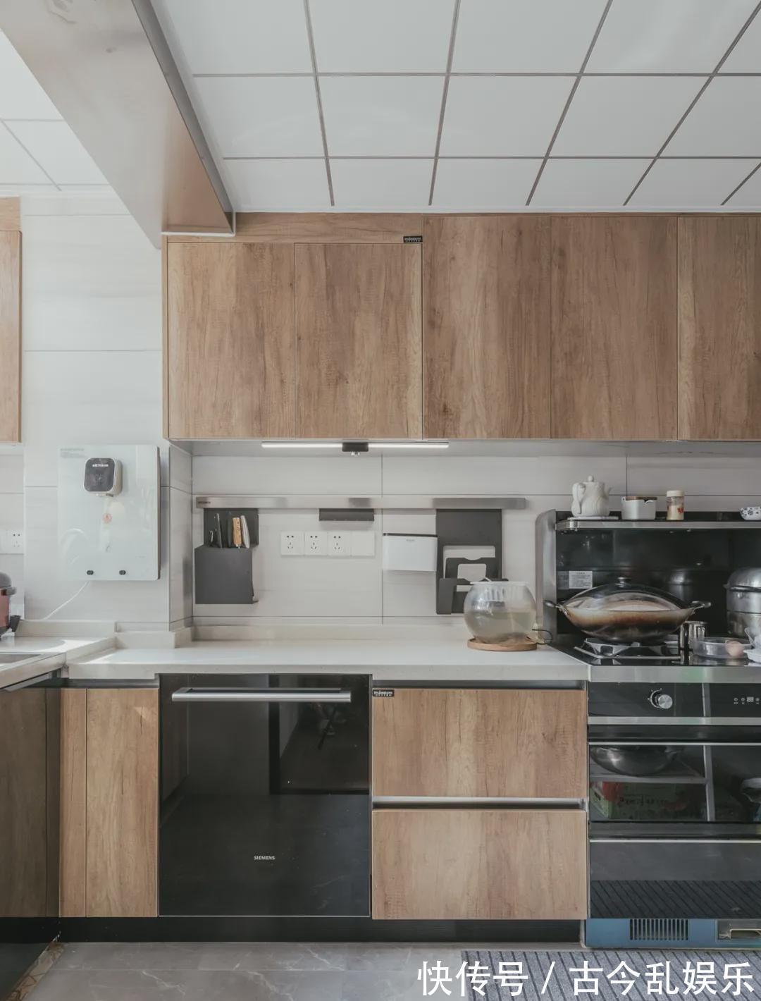 齐家云云|实用132平现代简约木色调三室，趣味，简约，原木