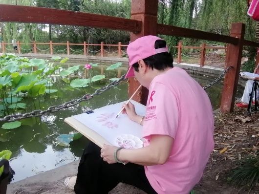 谢女士|黄兴公园赏荷、写生......这群人乐观抗癌令人动容！