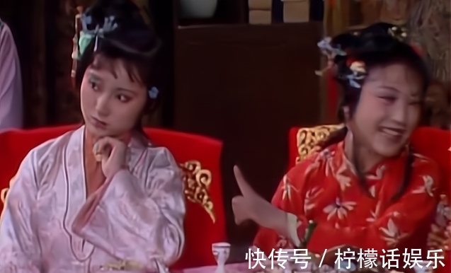 千金小姐!一件肚兜,一双鞋子,一个香袋,将钗黛湘的教养区分得明明白白