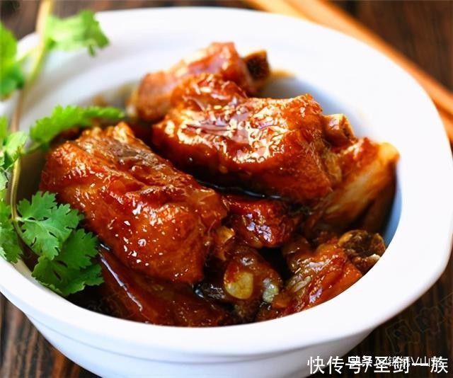 腌黄瓜|周末推荐超下饭的12道菜，简单易做，口感嫩滑，好吃到放不下筷子